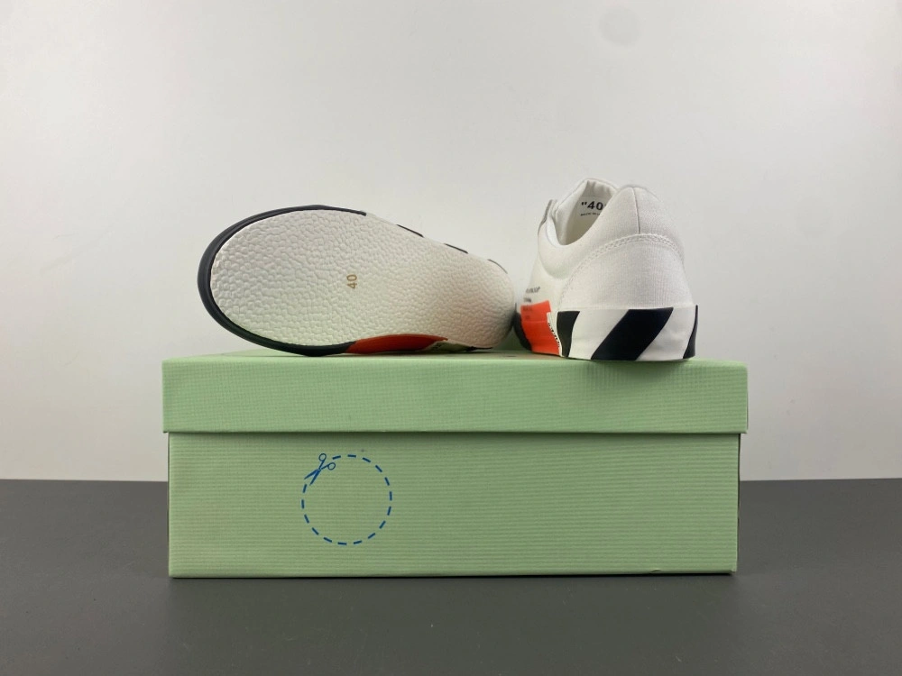 OWT c o Virgil Abloh Vulc Low Top Sneaker