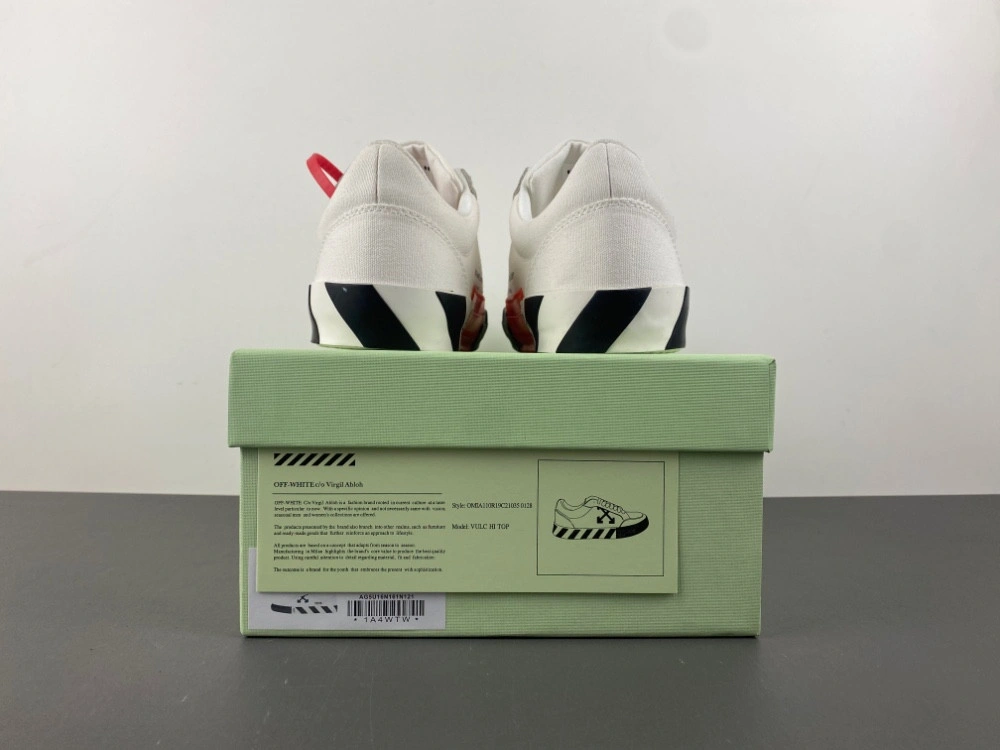 OWT c o Virgil Abloh Vulc Low Top Sneaker