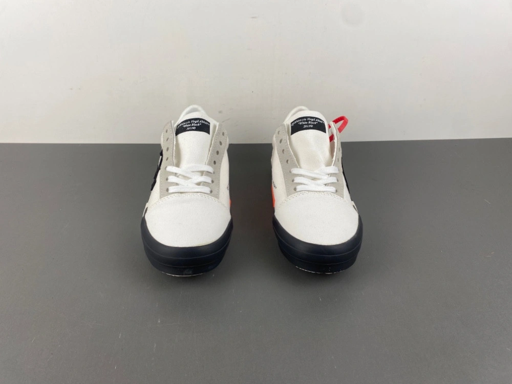OWT c o Virgil Abloh Vulc Low Top Sneaker