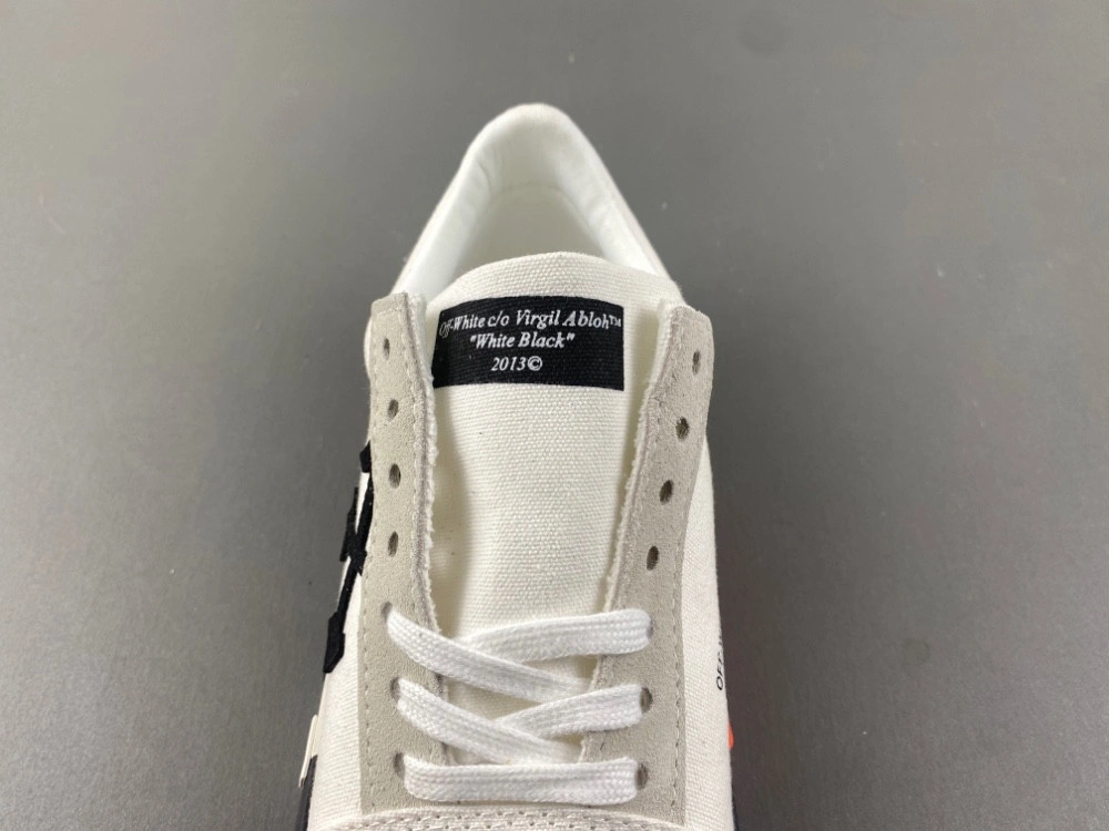 OWT c o Virgil Abloh Vulc Low Top Sneaker
