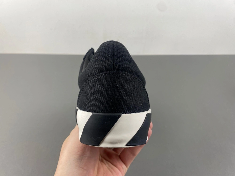 OWT c o Virgil Abloh Vulc Low Top Sneaker