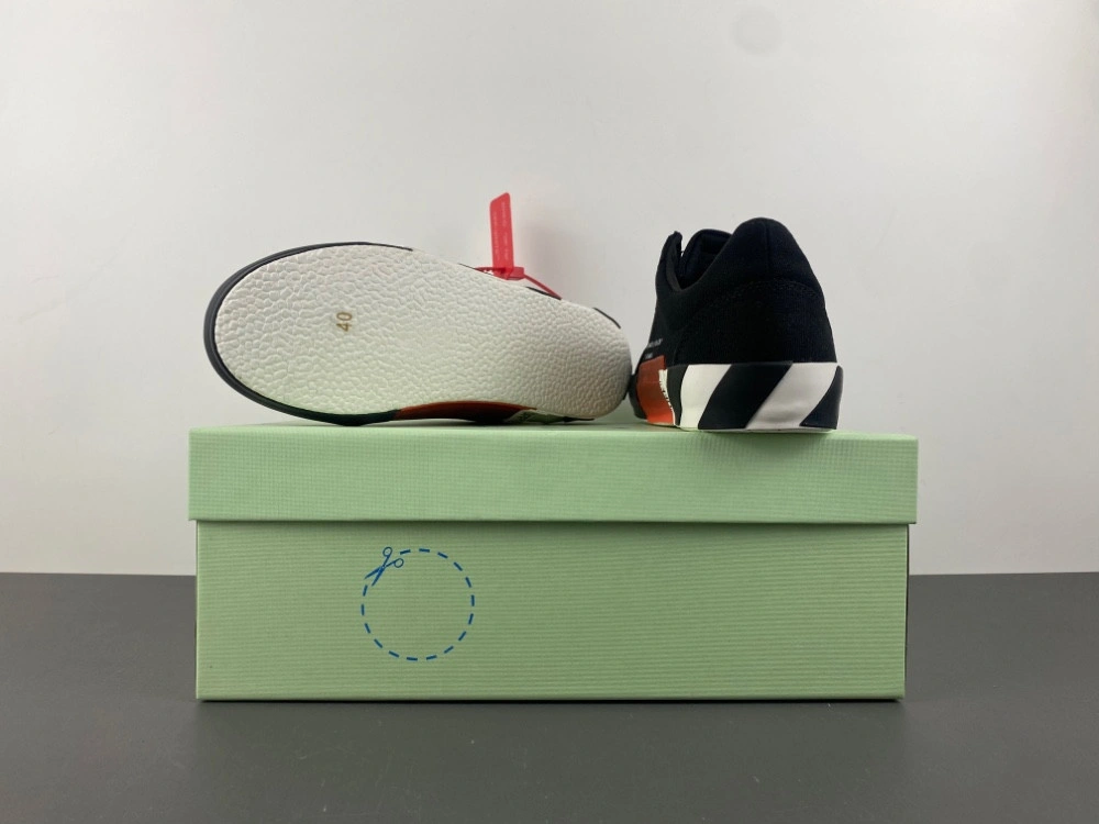 OWT c o Virgil Abloh Vulc Low Top Sneaker