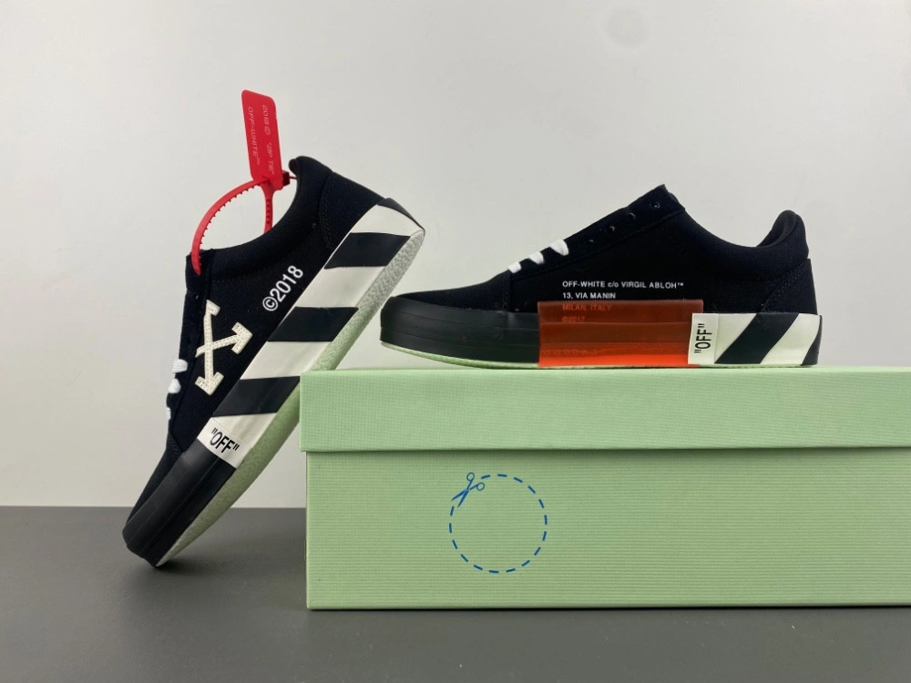 OWT c o Virgil Abloh Vulc Low Top Sneaker