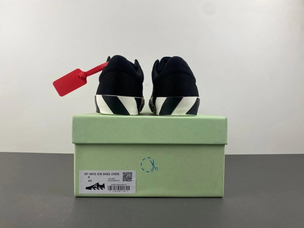 OWT c o Virgil Abloh Vulc Low Top Sneaker