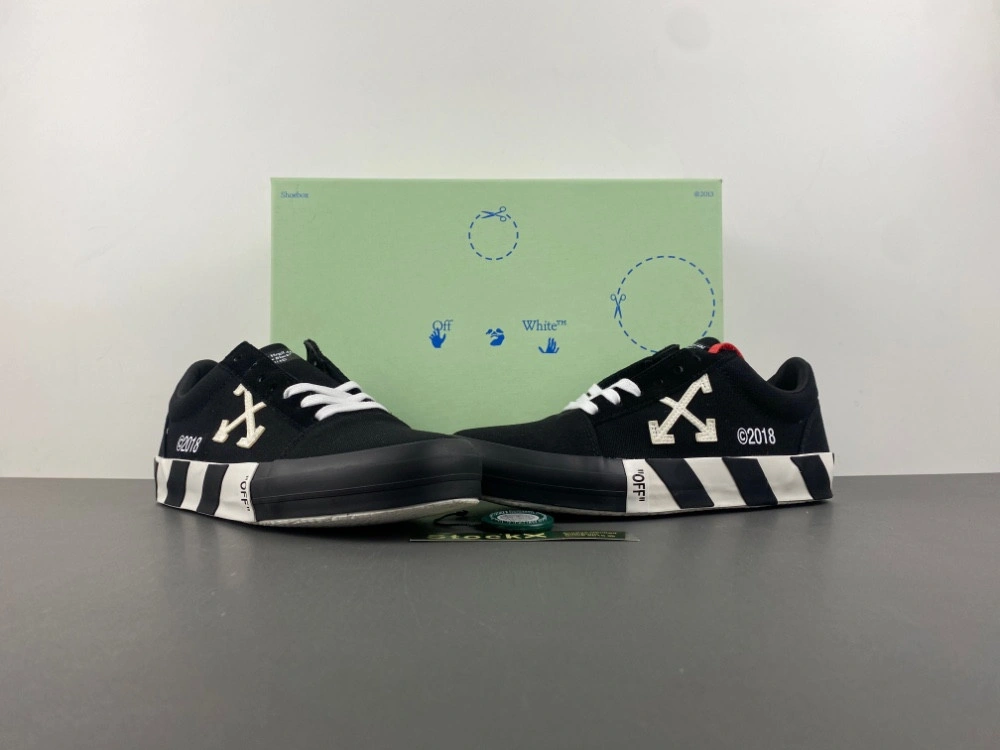 OWT c o Virgil Abloh Vulc Low Top Sneaker