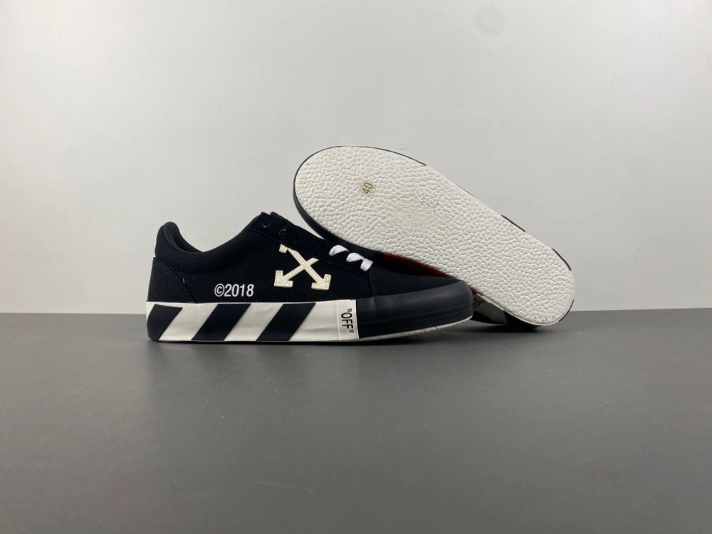 OWT c o Virgil Abloh Vulc Low Top Sneaker