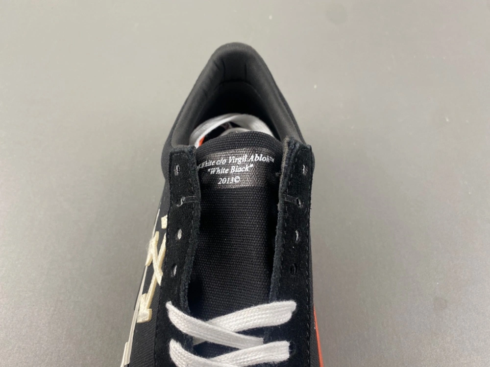 OWT c o Virgil Abloh Vulc Low Top Sneaker