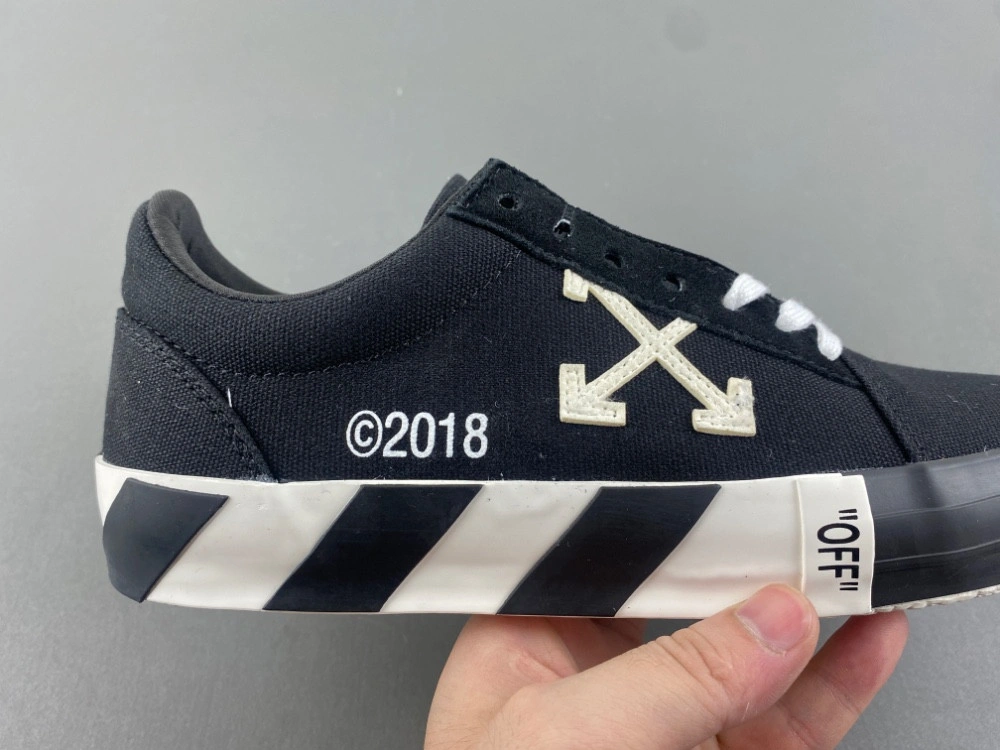 OWT c o Virgil Abloh Vulc Low Top Sneaker