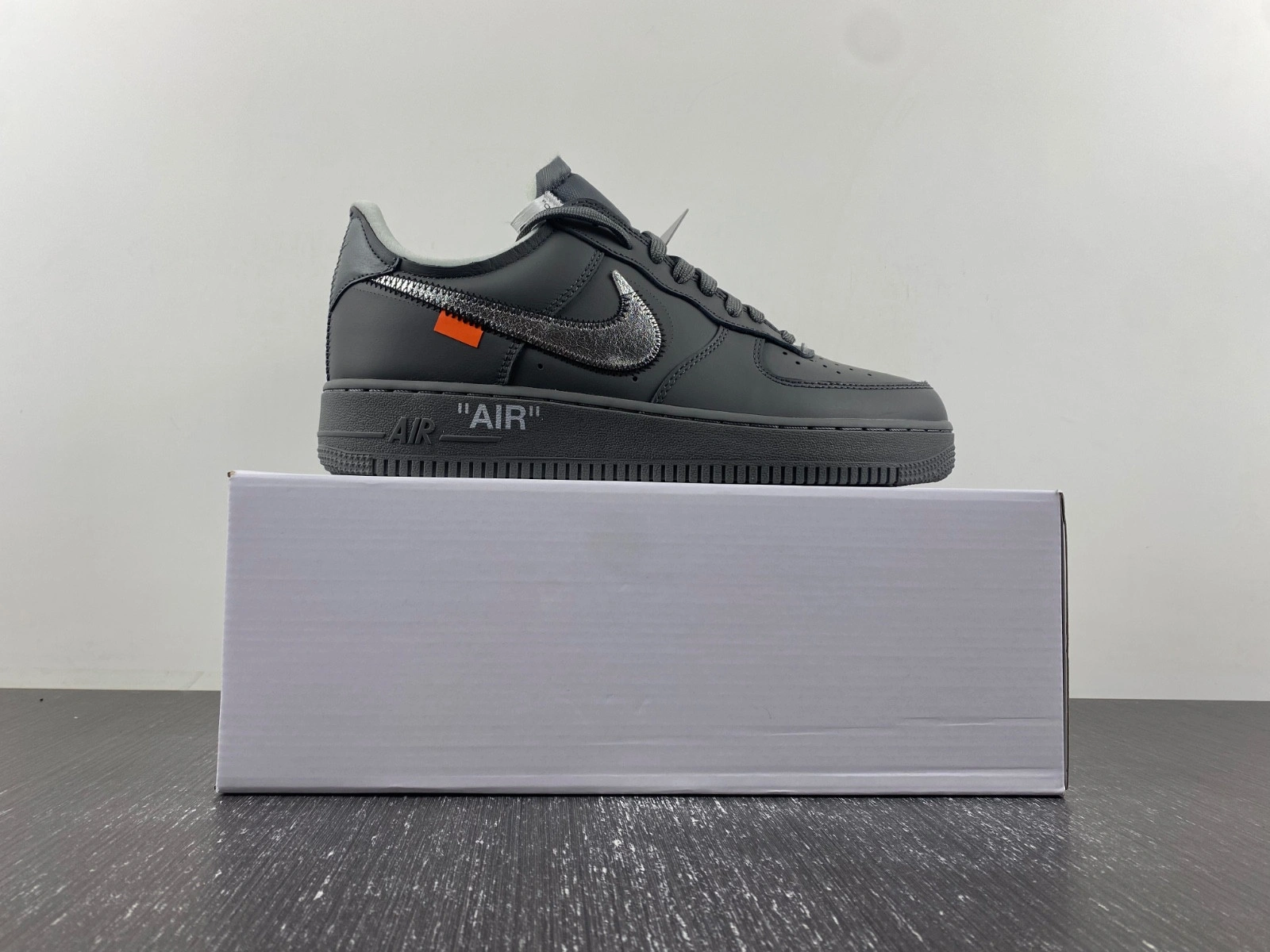 Off-White™ x Nike Air Force 1  DX1419-500