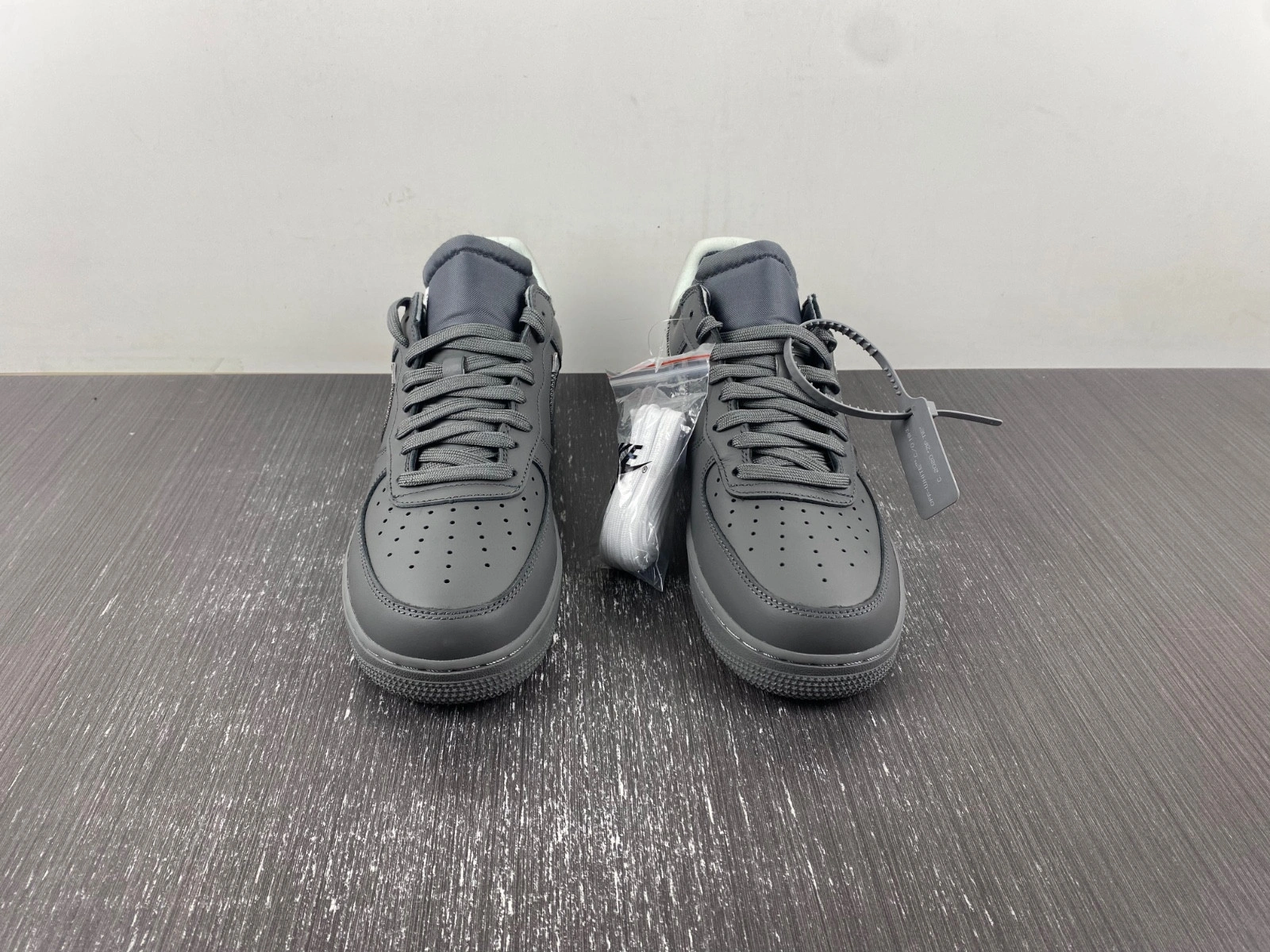 Off-White™ x Nike Air Force 1  DX1419-500
