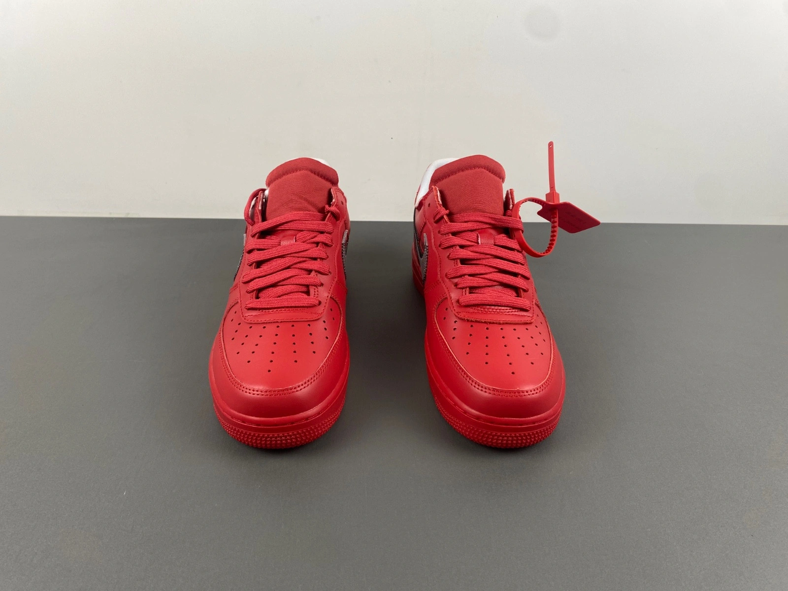 Off White x Nike Air Force 1 Red  AO4297-600
