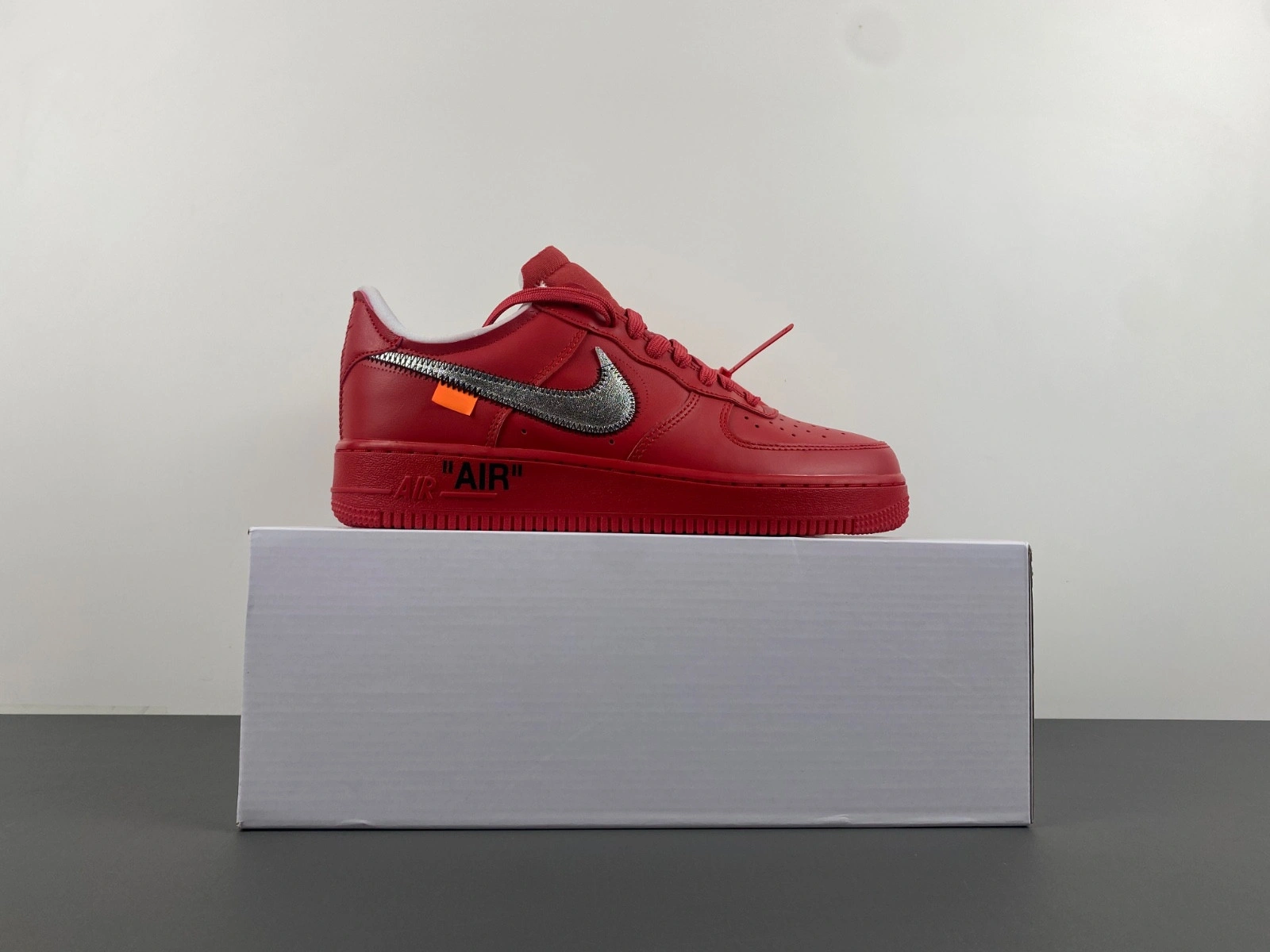 Off White x Nike Air Force 1 Red  AO4297-600