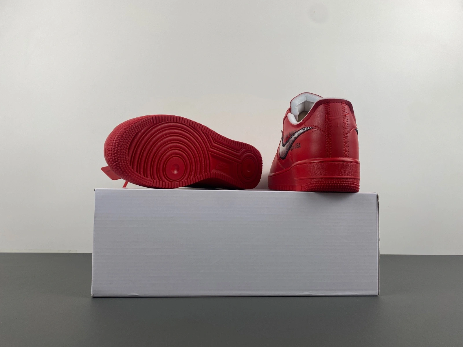 Off White x Nike Air Force 1 Red  AO4297-600