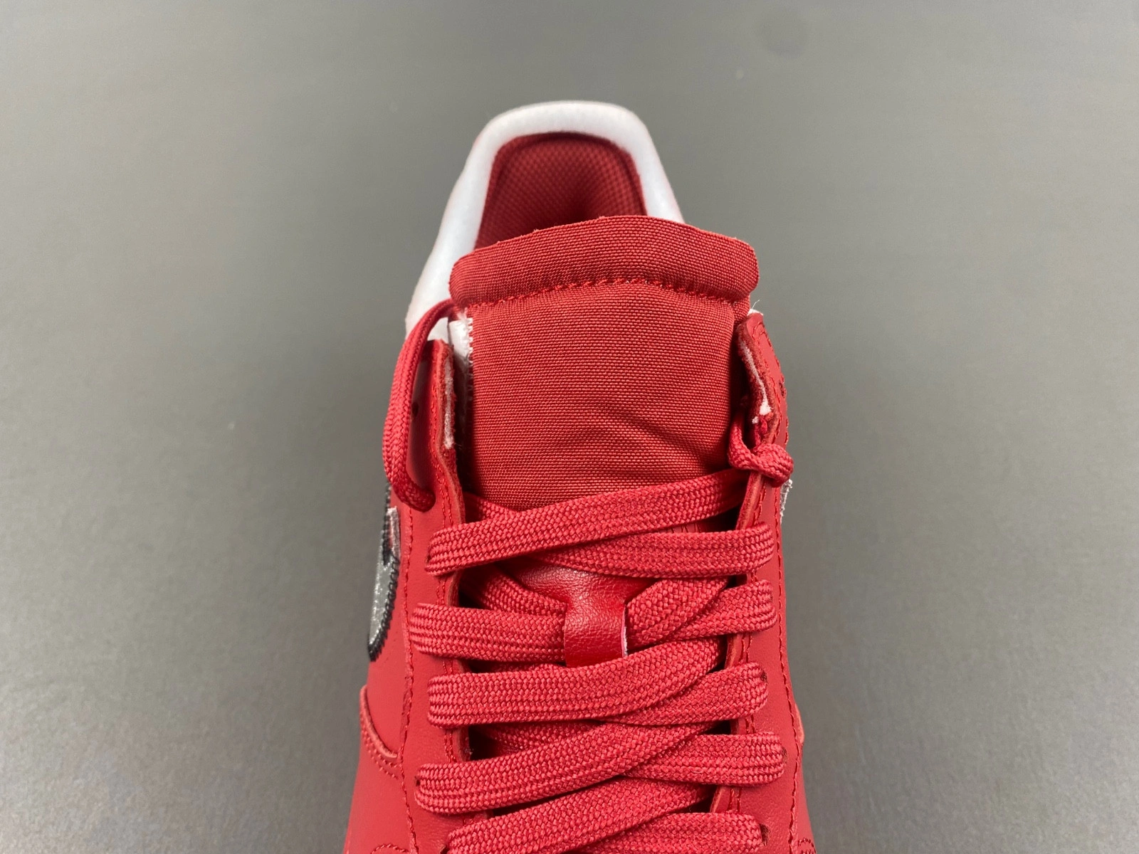 Off White x Nike Air Force 1 Red  AO4297-600
