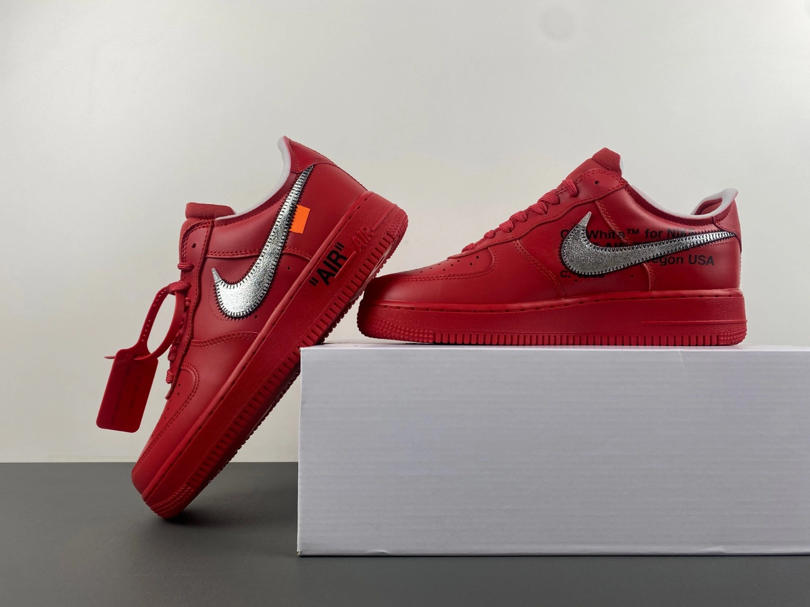 Off White x Nike Air Force 1 Red  AO4297-600