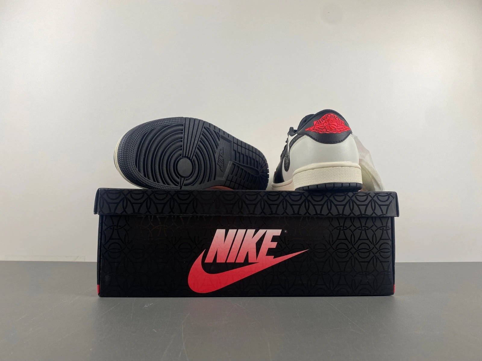 PSG x Air Jordan 1 Low OG  HF8828-100