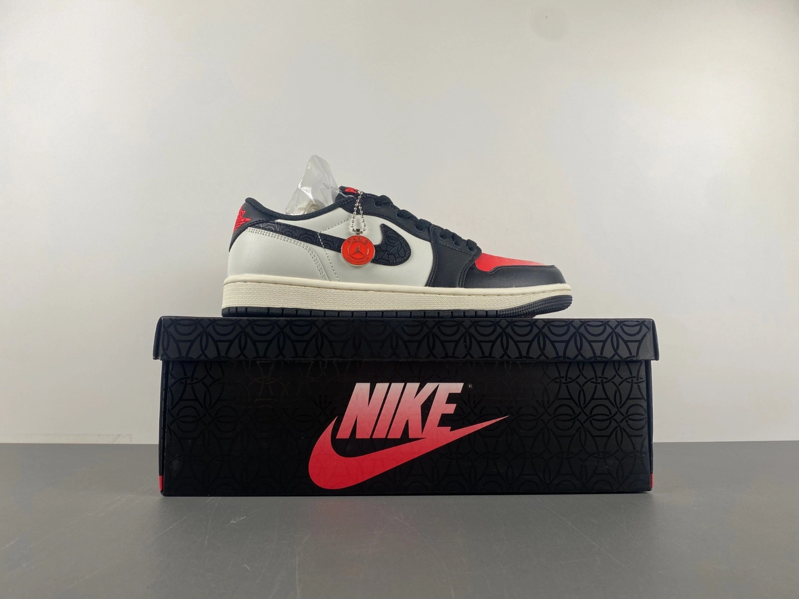 PSG x Air Jordan 1 Low OG  HF8828-100