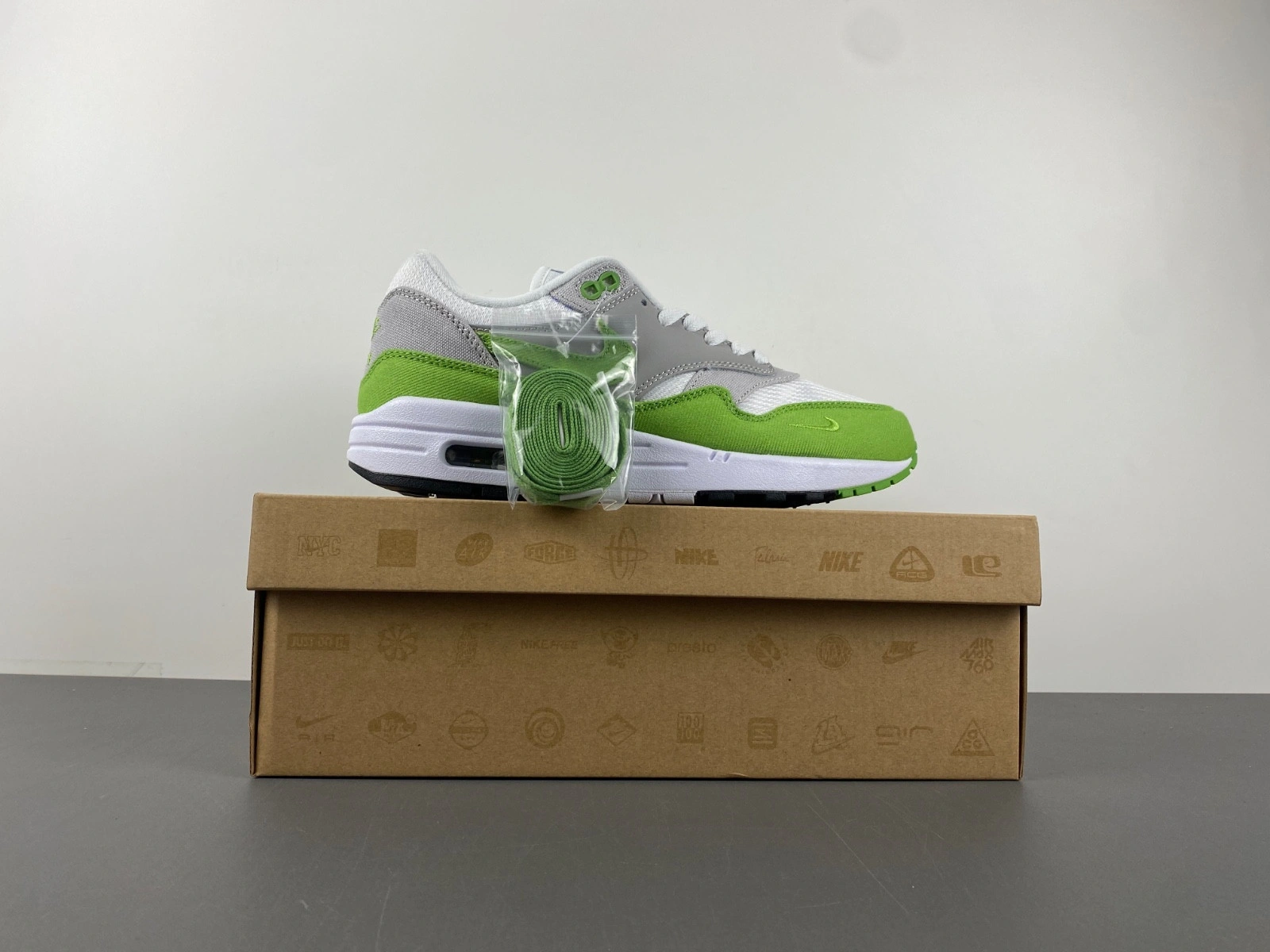 Patta x Nike Air Max 1 Chlorophyll - HF1012-300