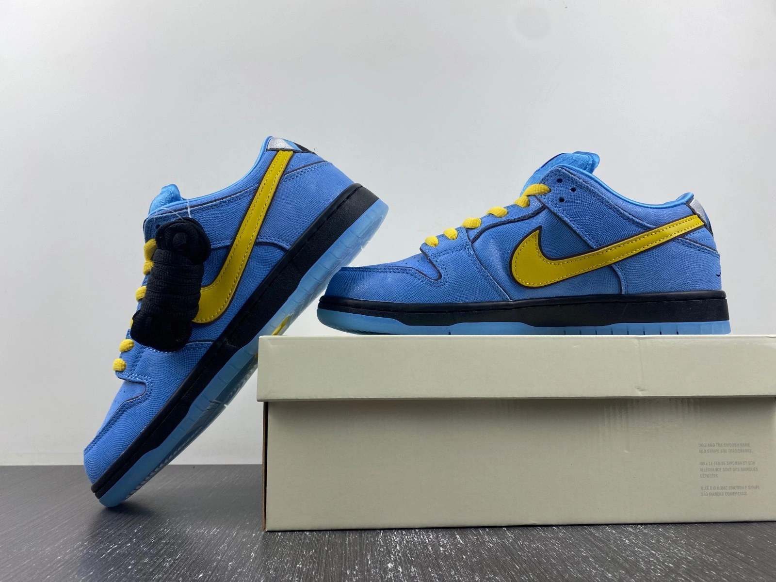 Powerpuff Girls x Nike SB Dunk Low 