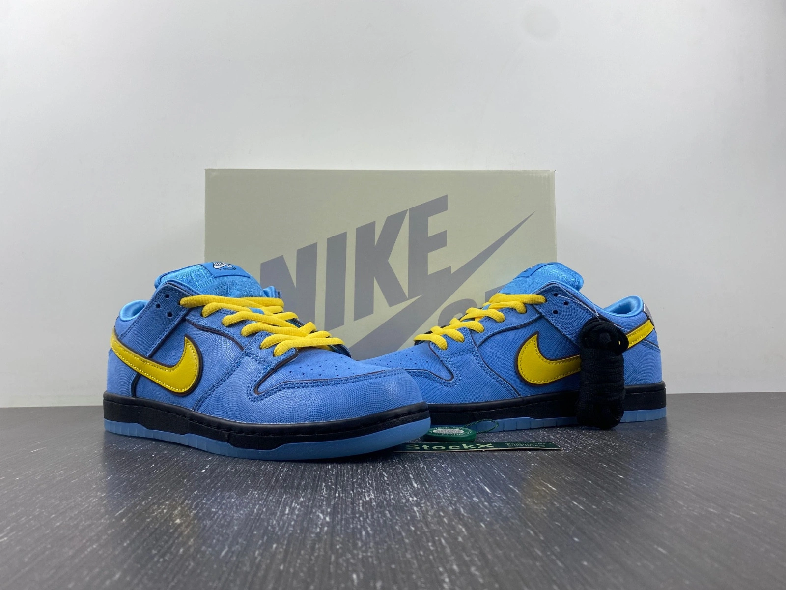Powerpuff Girls x Nike SB Dunk Low 
