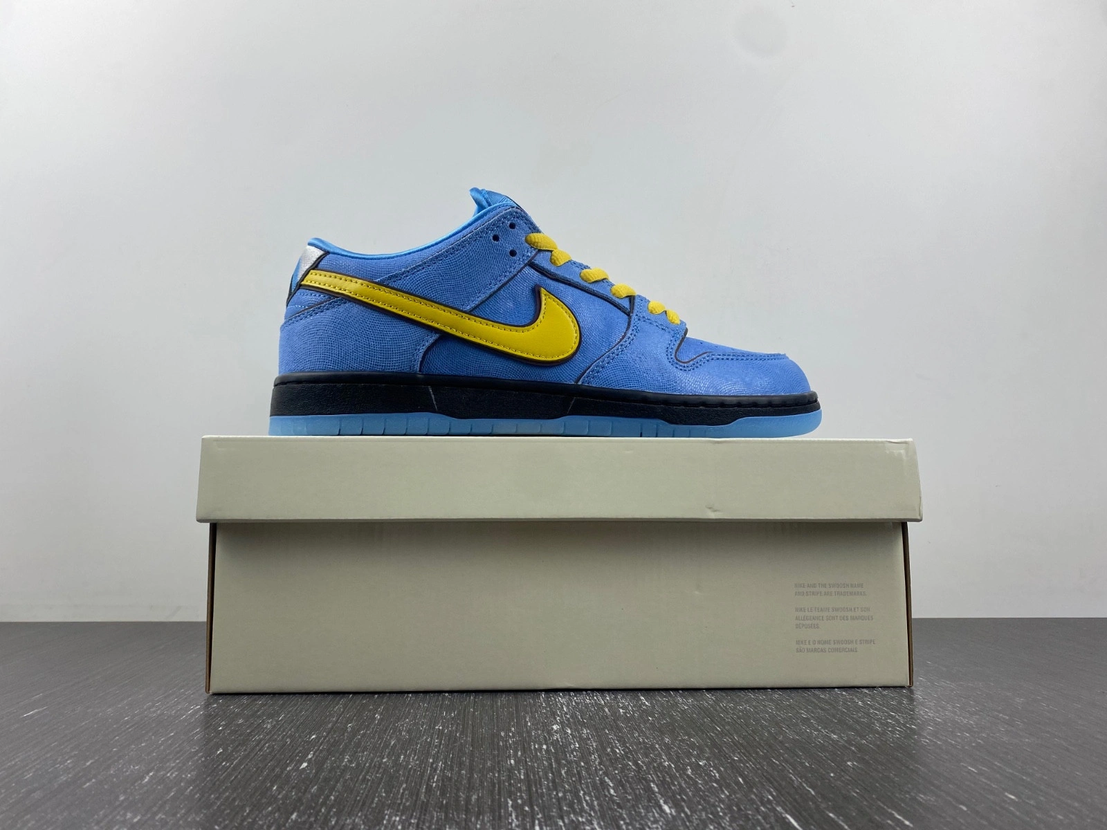 Powerpuff Girls x Nike SB Dunk Low 