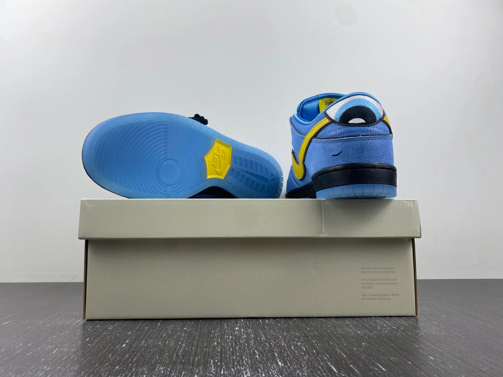 Powerpuff Girls x Nike SB Dunk Low 