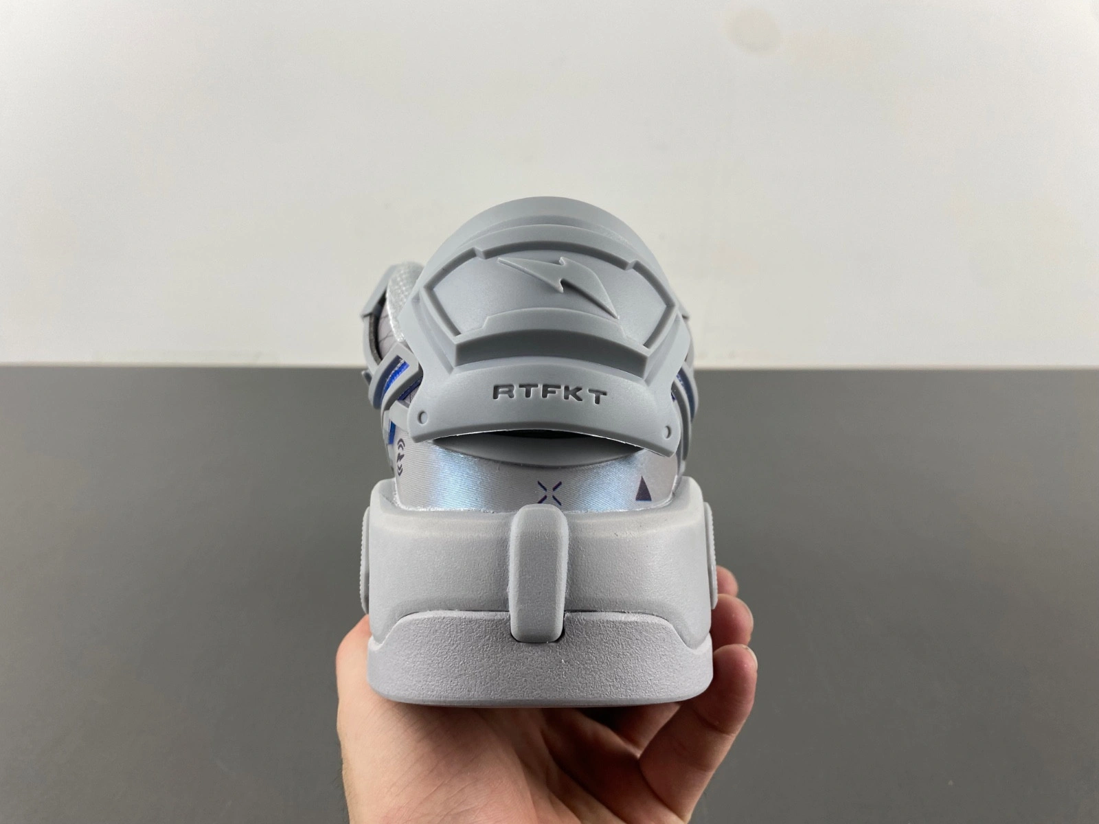RTFKT X Dunk Genesis 'OG' - Nike  HF0438-001