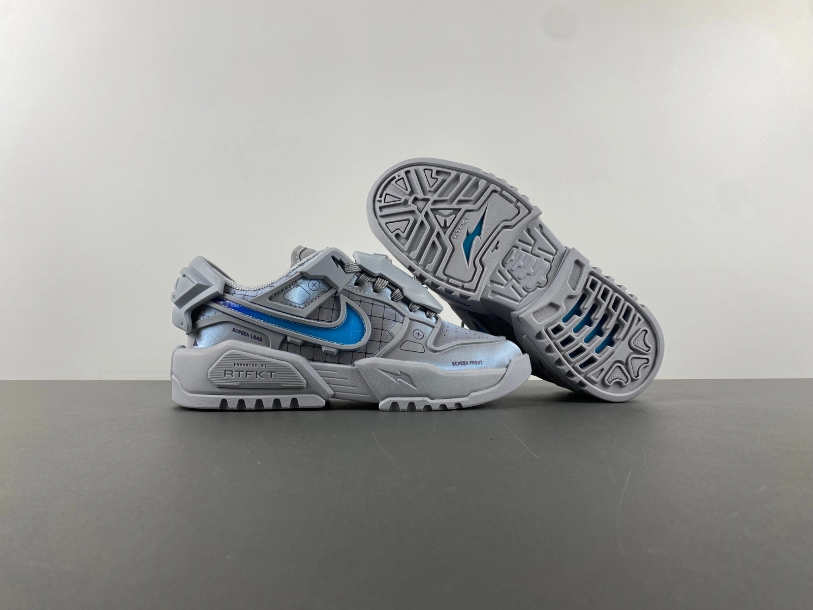 RTFKT X Dunk Genesis 'OG' - Nike  HF0438-001