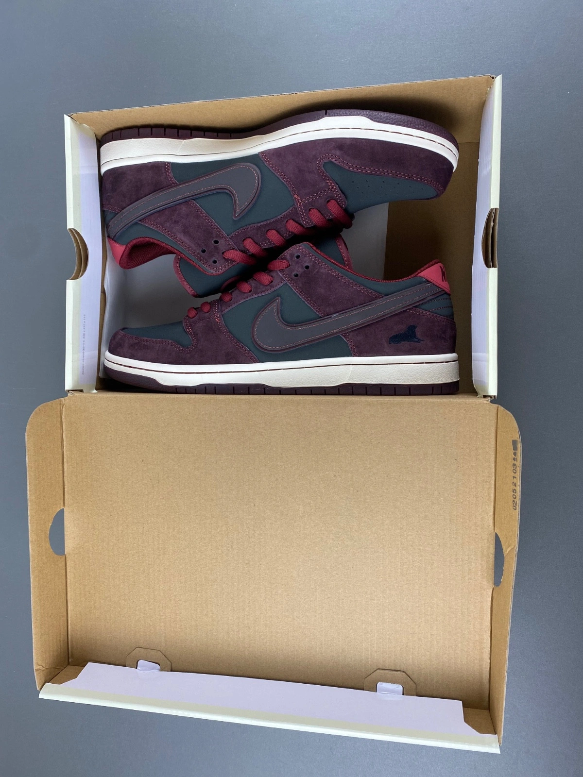 Riot Skateshop x Nike SB Dunk Low  FZ1289-200