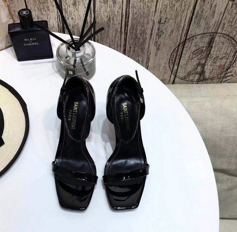 SAINT LAURENT