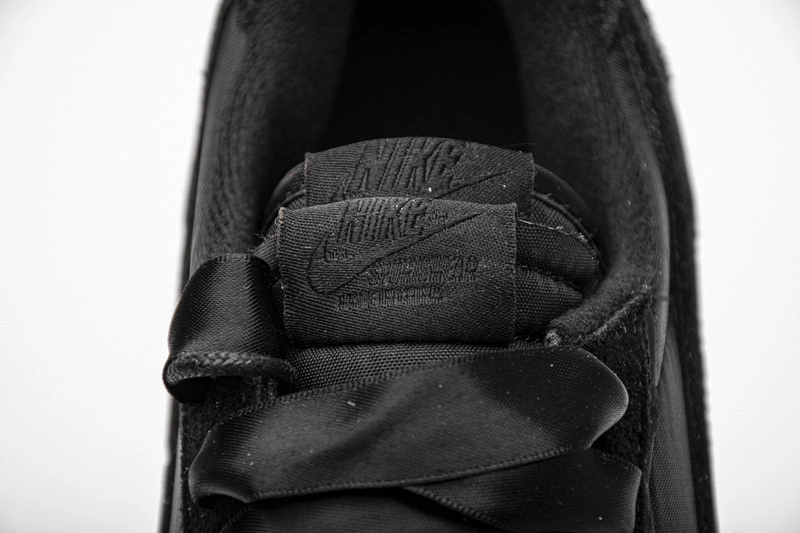 Sacai x Nike LVD Waffle Daybreak  BV0073-002
