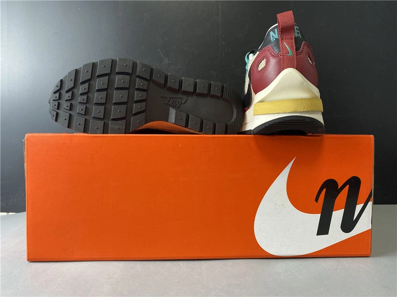 Sacai x Nike Pegasus VaporFly SP   CI9928 301