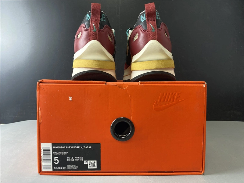 Sacai x Nike Pegasus VaporFly SP   CI9928 301