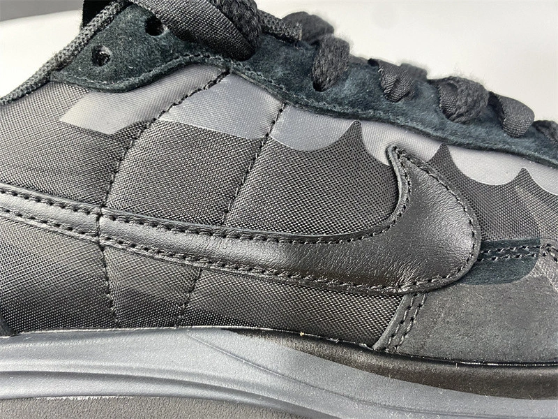 Sacai x Nike VaporWaffle   DD1875-001