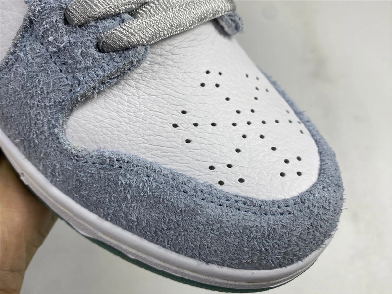 Sean Cliver x Dunk SB Low   DC9936-100