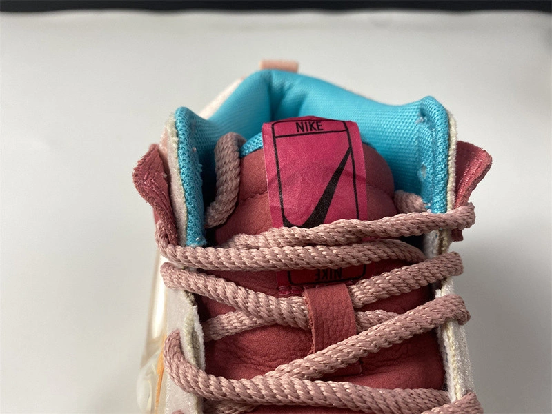 Social Status x Nk SB Dunk High Pro QS  DJ1173-600