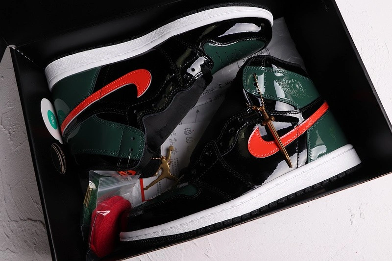 SoleFly x Air Jordan 1 High “Friends & Family”  AV3905-038