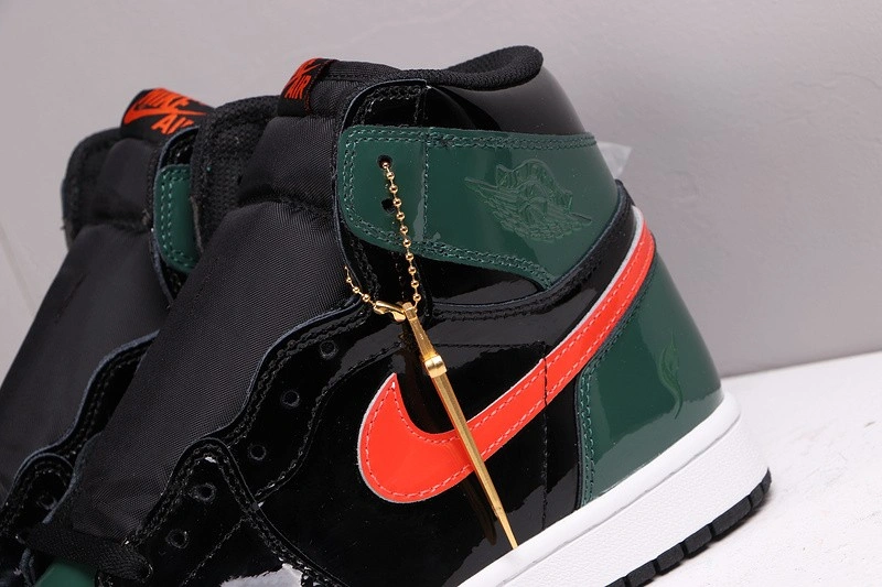 SoleFly x Air Jordan 1 High “Friends & Family”  AV3905-038