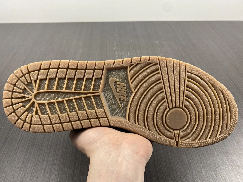SoleFly x Air Jordan 1 Low DN3400-001