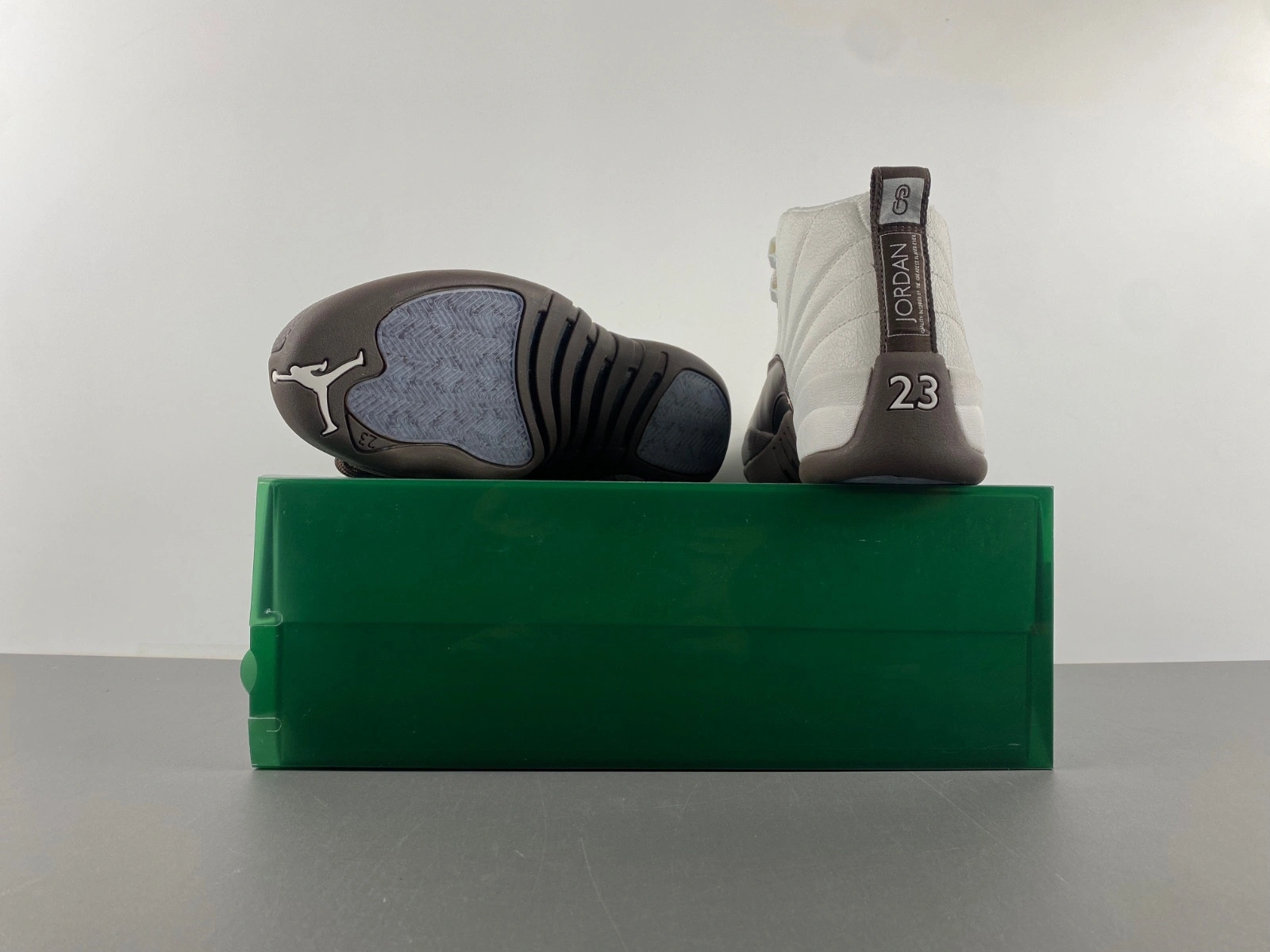SoleFly x Air Jordan 12  FZ5026-100