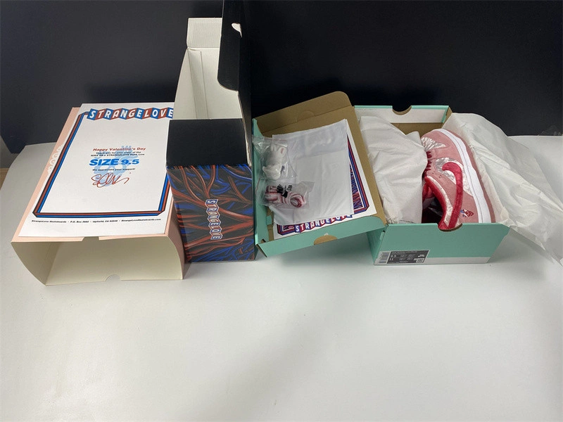 StrangeLove x Dunk Low SB 'Valentine's Day'  CT2552-800