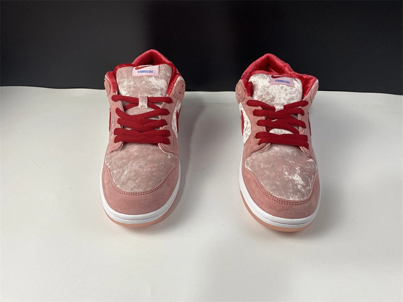 StrangeLove x Dunk Low SB 'Valentine's Day'  CT2552-800