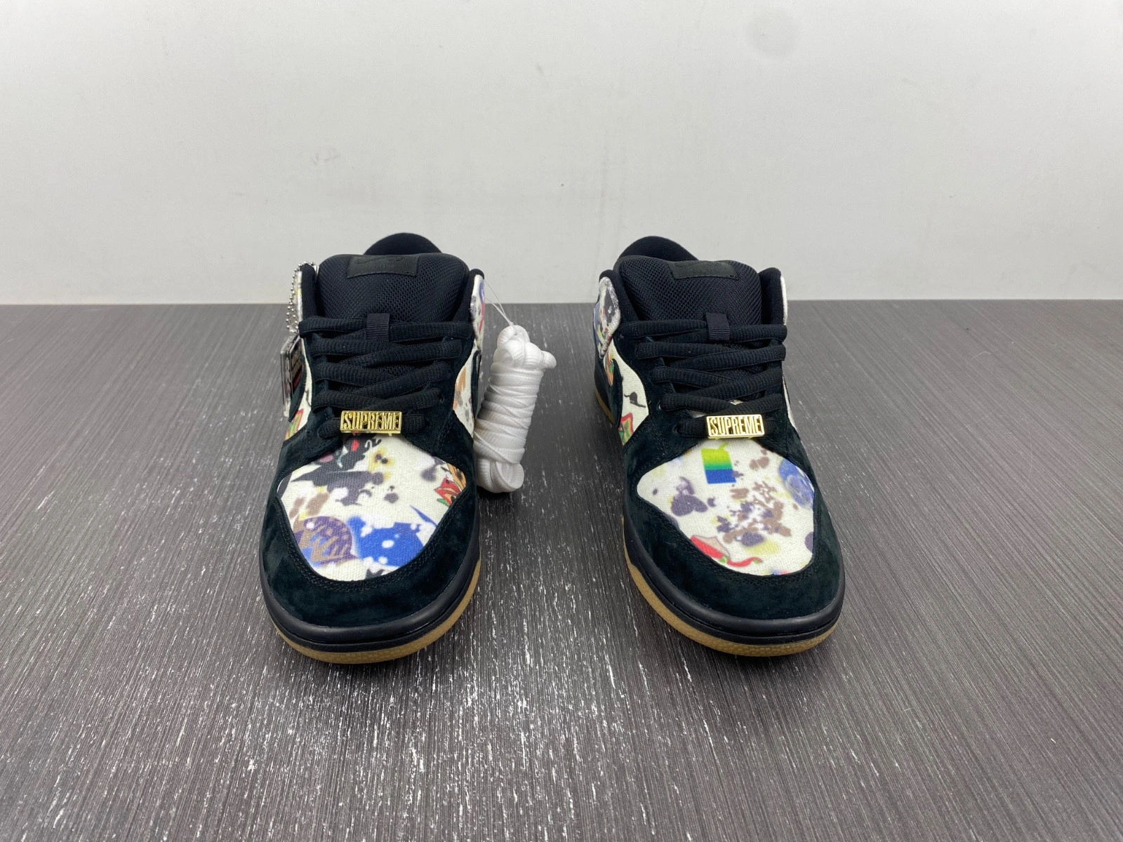 Supreme x Nike SB Dunk Low Rammellzee FD8778-001