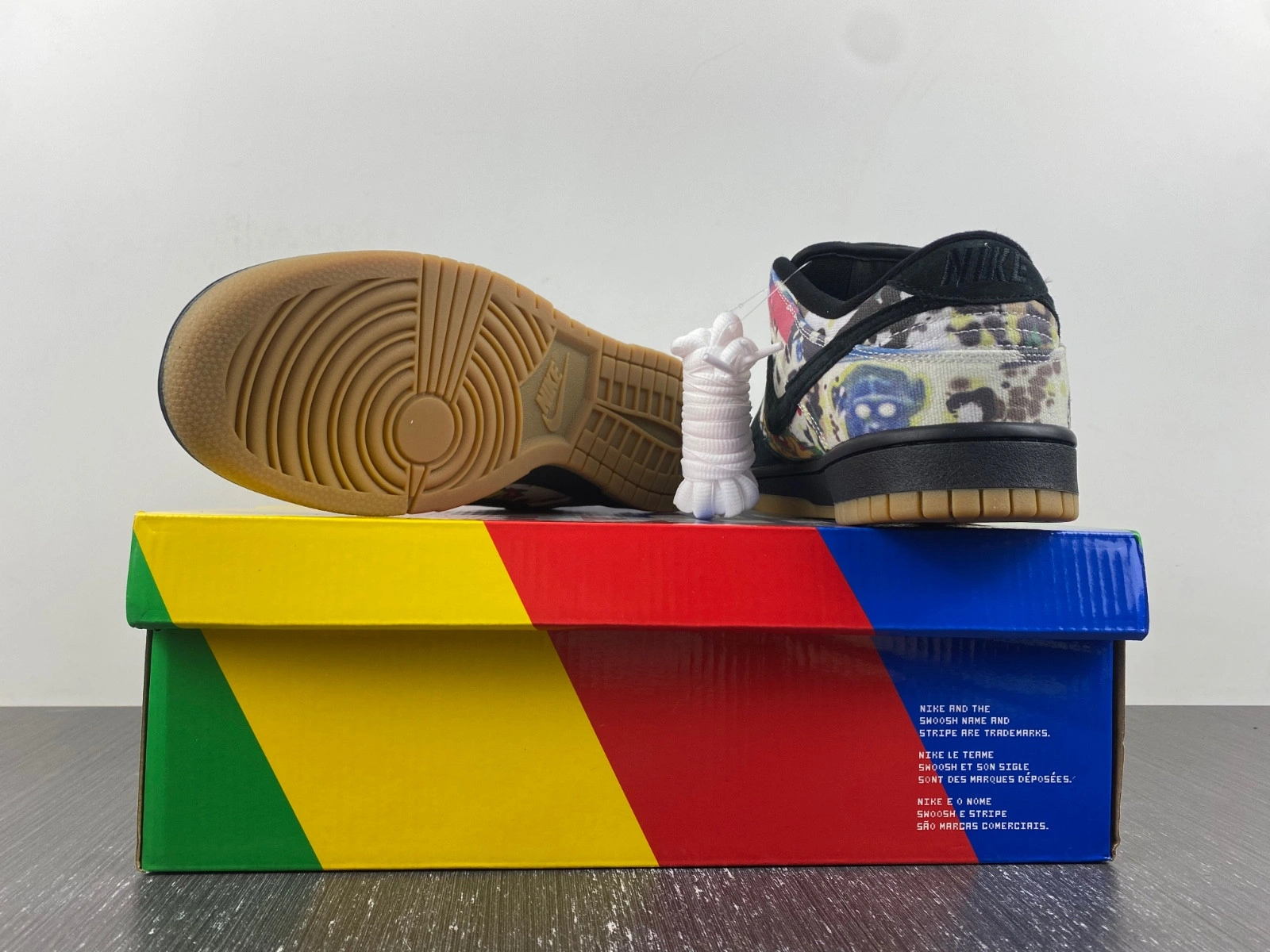 Supreme x Nike SB Dunk Low Rammellzee FD8778-001