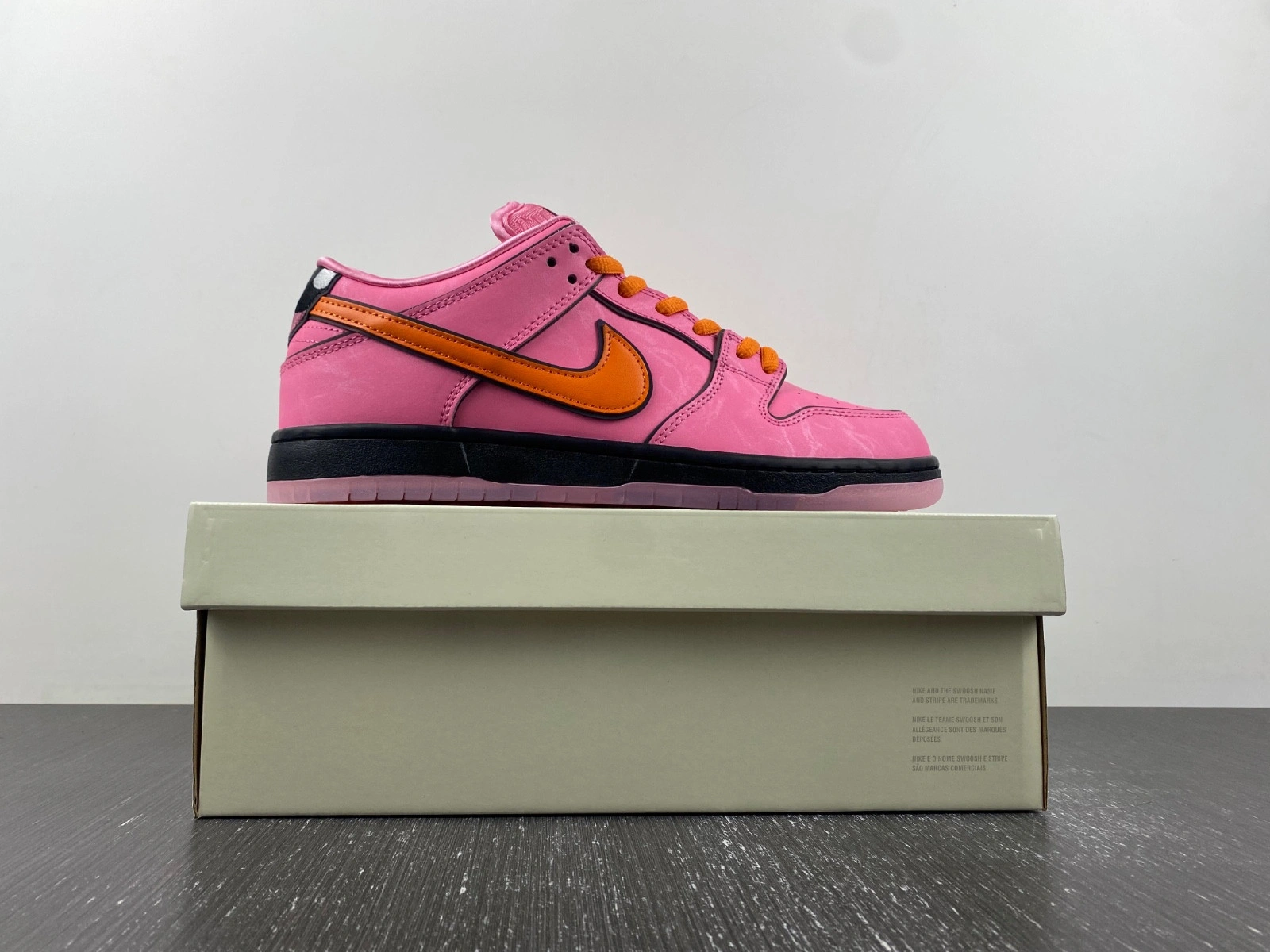 The Powerpuff Girls x Nike SB Dunk Low Blossom FD2631-600
