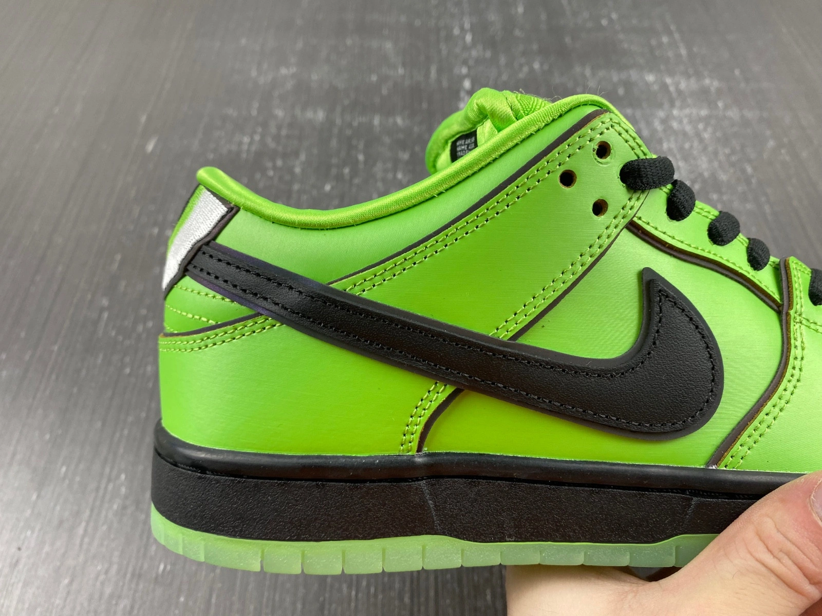 The Powerpuff Girls x Nike SB Dunk Low Buttercup  FZ8319-300