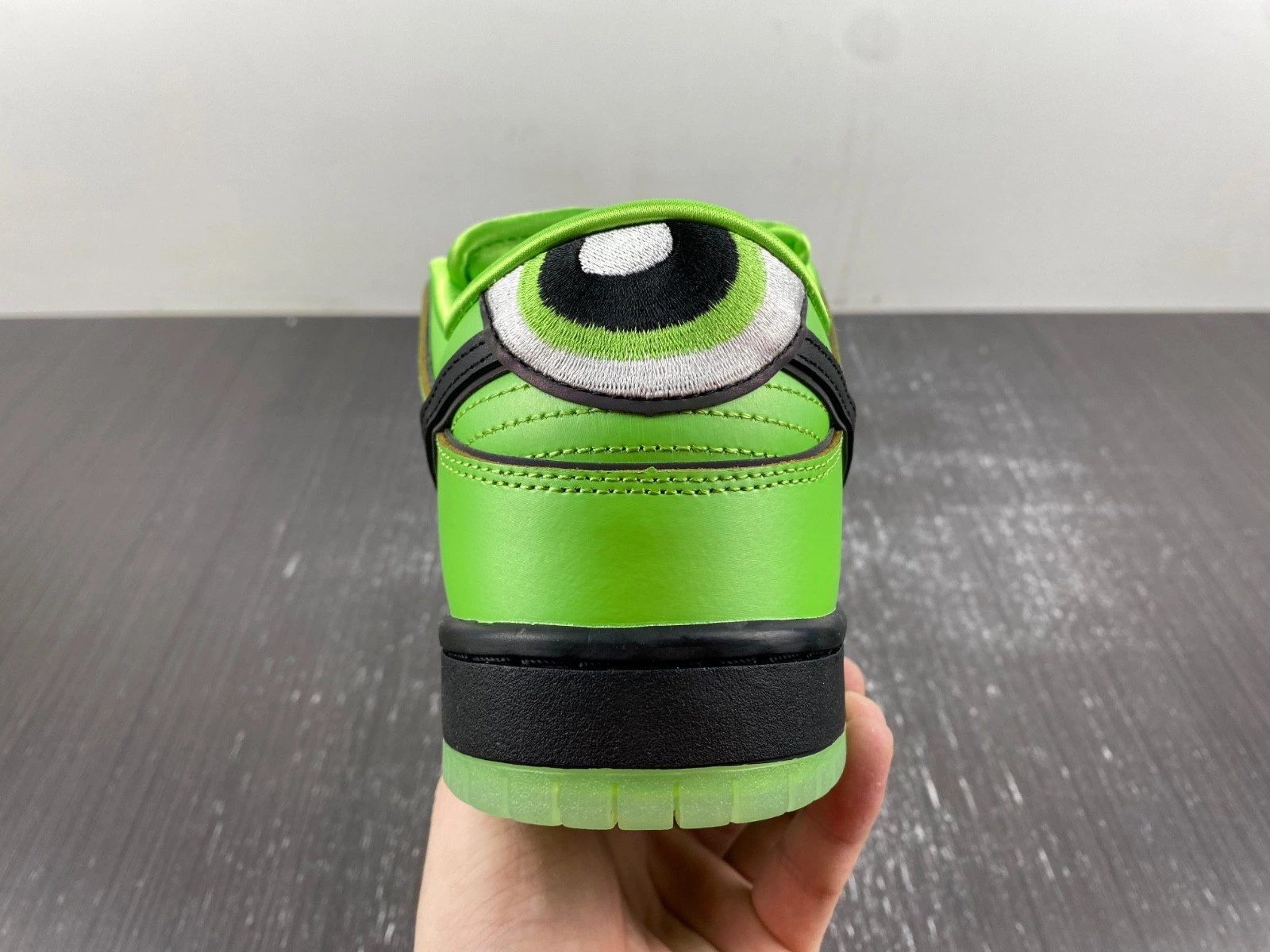 The Powerpuff Girls x Nike SB Dunk Low Buttercup  FZ8319-300