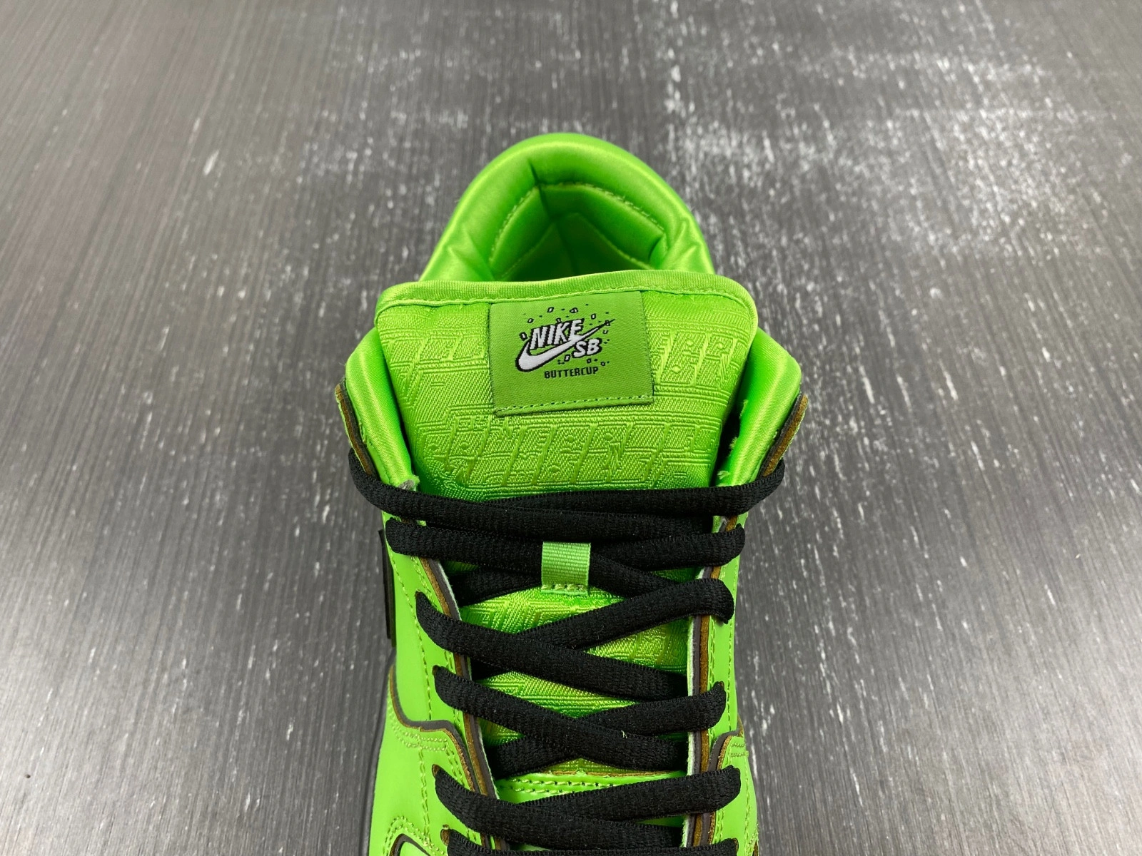 The Powerpuff Girls x Nike SB Dunk Low Buttercup  FZ8319-300