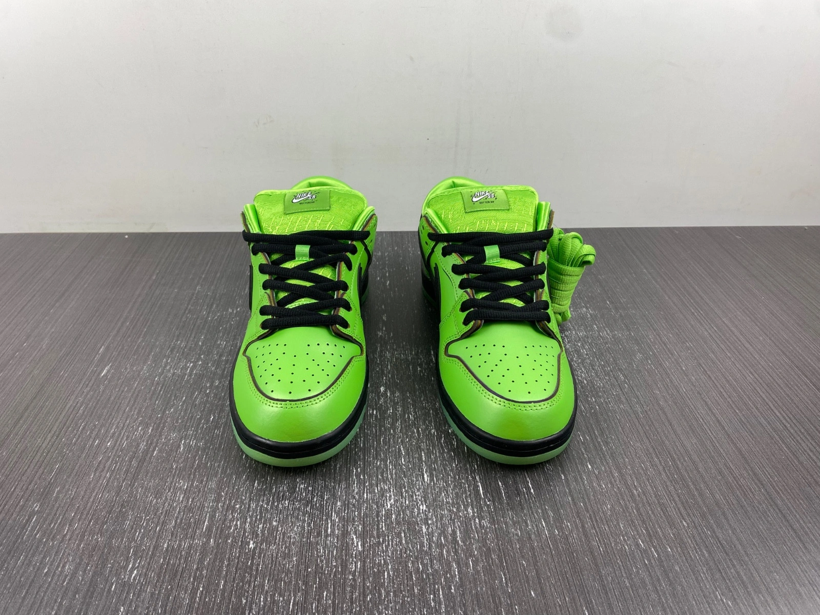 The Powerpuff Girls x Nike SB Dunk Low Buttercup  FZ8319-300