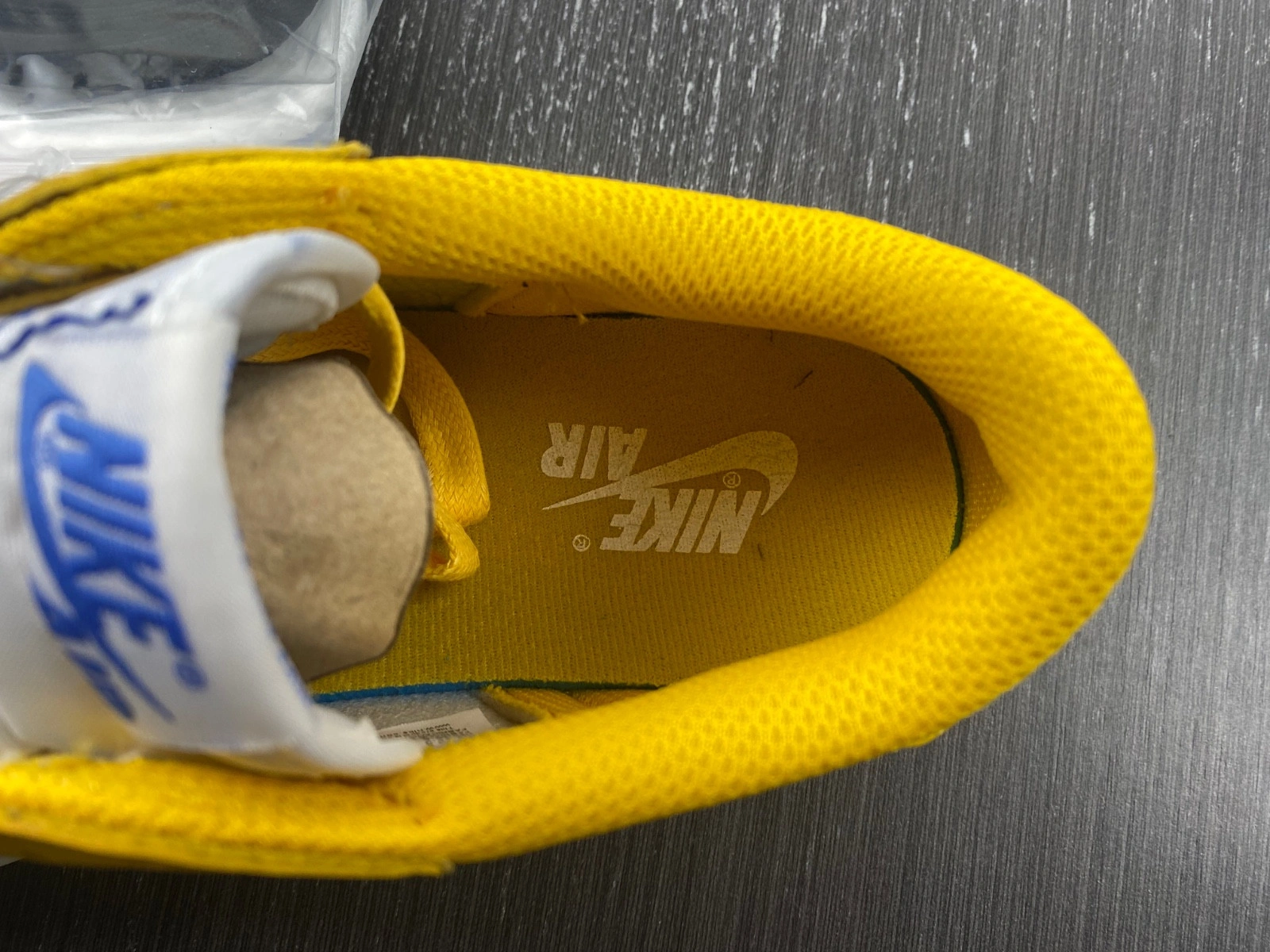 Travis Scott Air Jordan 1 Low OG Canary DZ4137-700